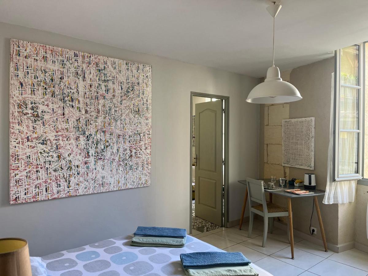 Chambre Paisible Dans Une Ancienne Batisse Renovee Issigeac Bagian luar foto